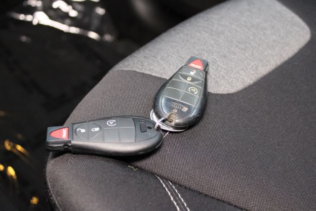 Used 2014 Jeep Cherokee Latitude w/ Cold Weather Group AWD/4WD image 13