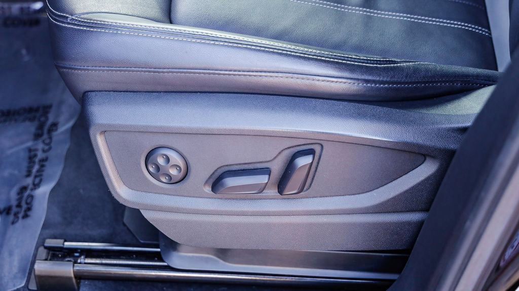 Used 2021 Audi Q5 e Premium Plus w/ Premium Plus Package image 23