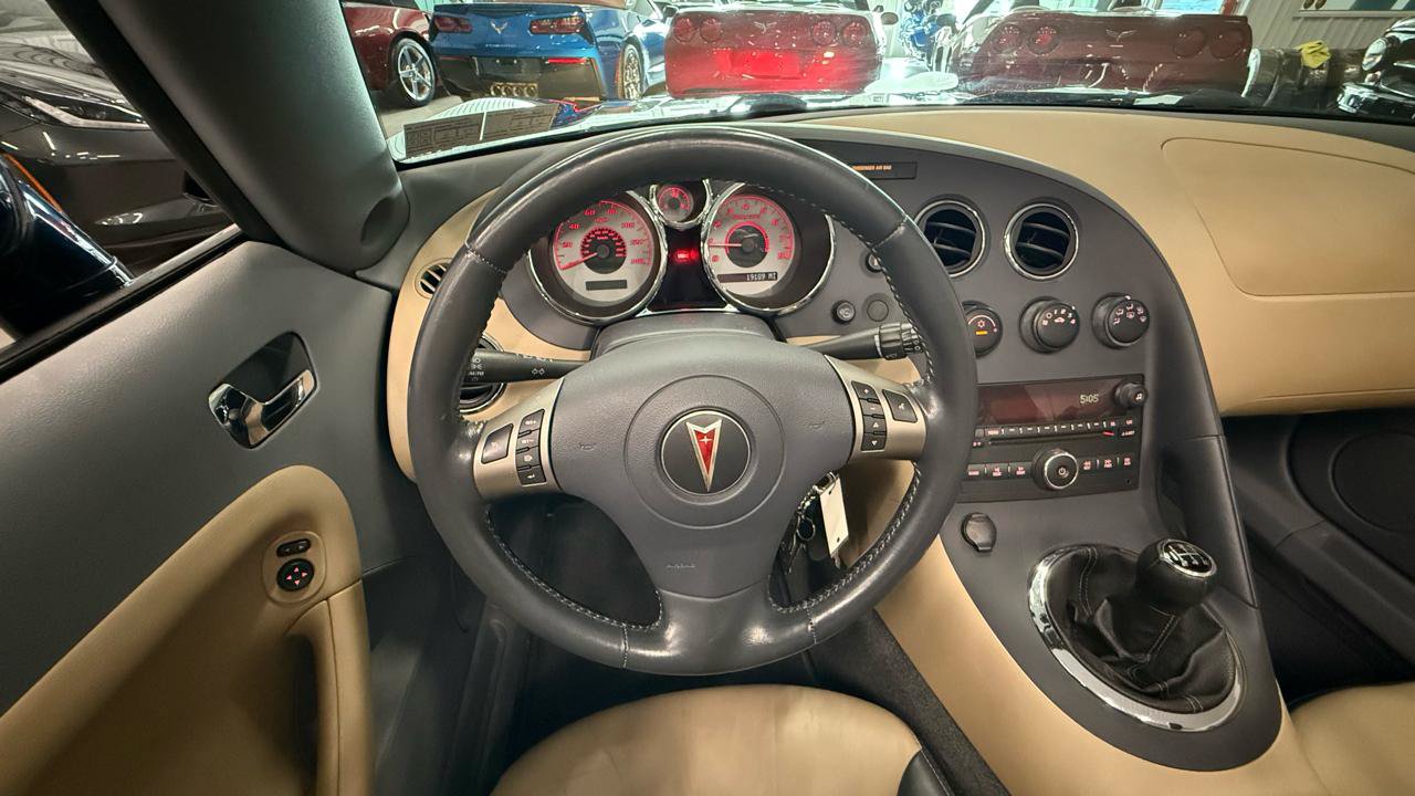 Used 2006 Pontiac Solstice Convertible w/ Premium Package RWD image 22