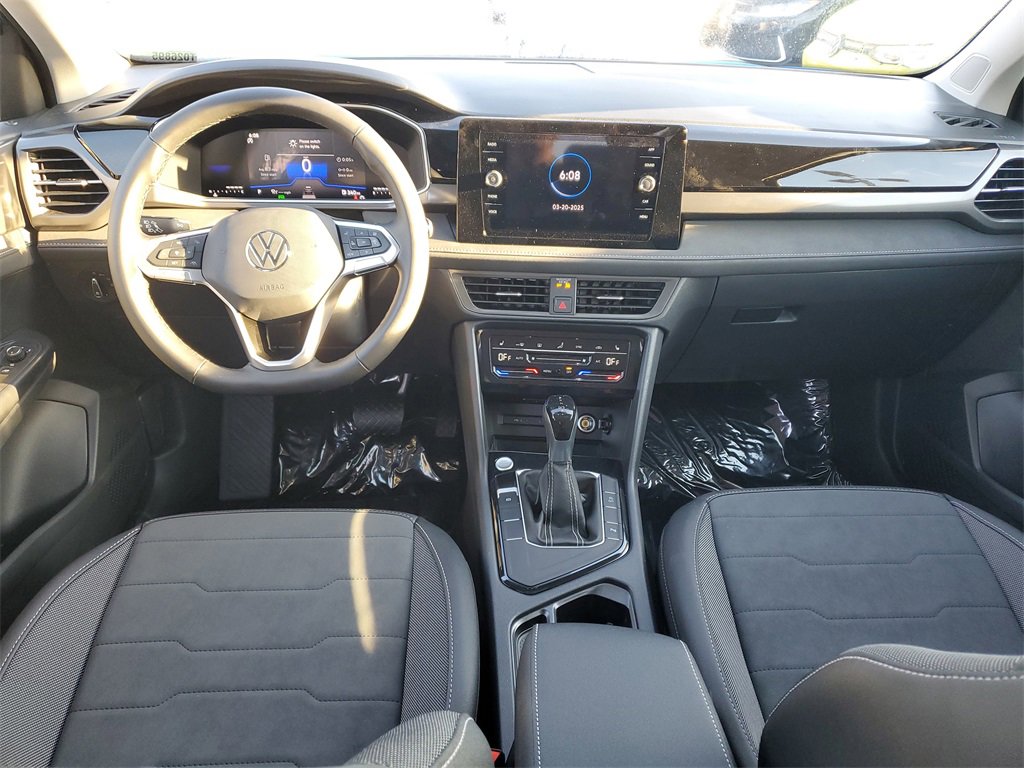 New 2025 Volkswagen Taos SE image 6