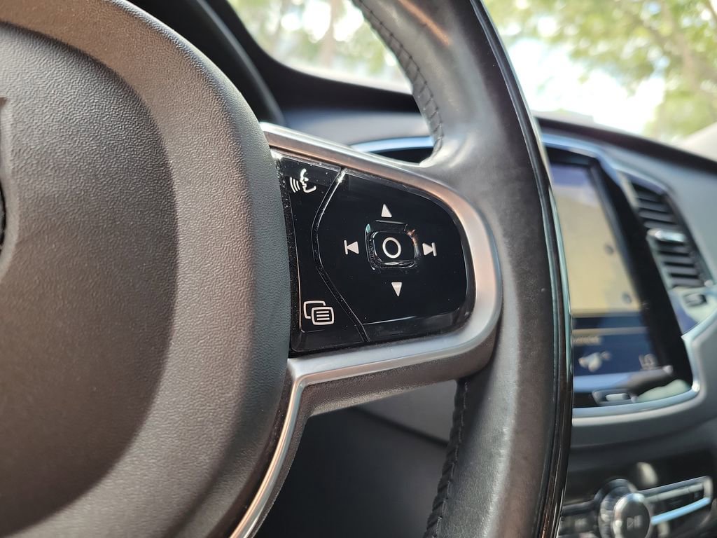Used 2018 Volvo XC90 T5 Momentum w/ Convenience Package FWD image 27