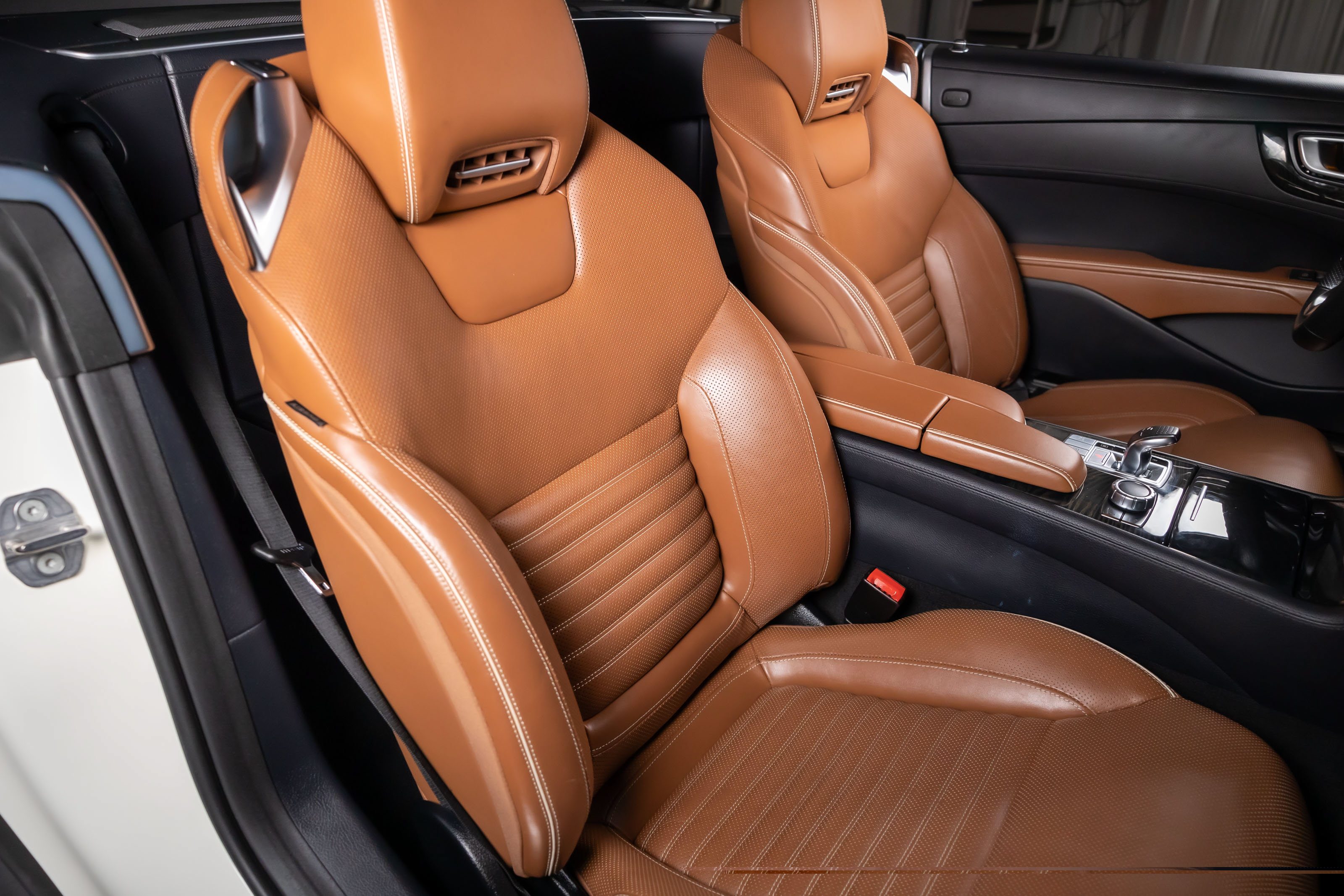 Used 2020 Mercedes-Benz SL 550 image 15