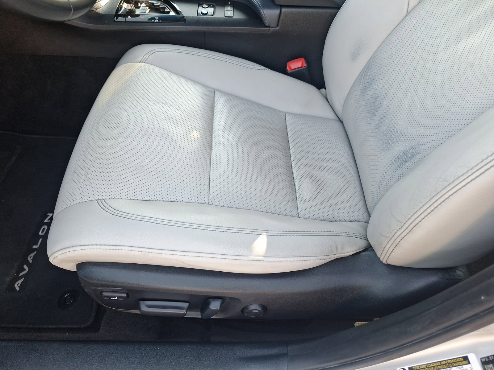 Used 2014 Toyota Avalon Limited FWD image 16
