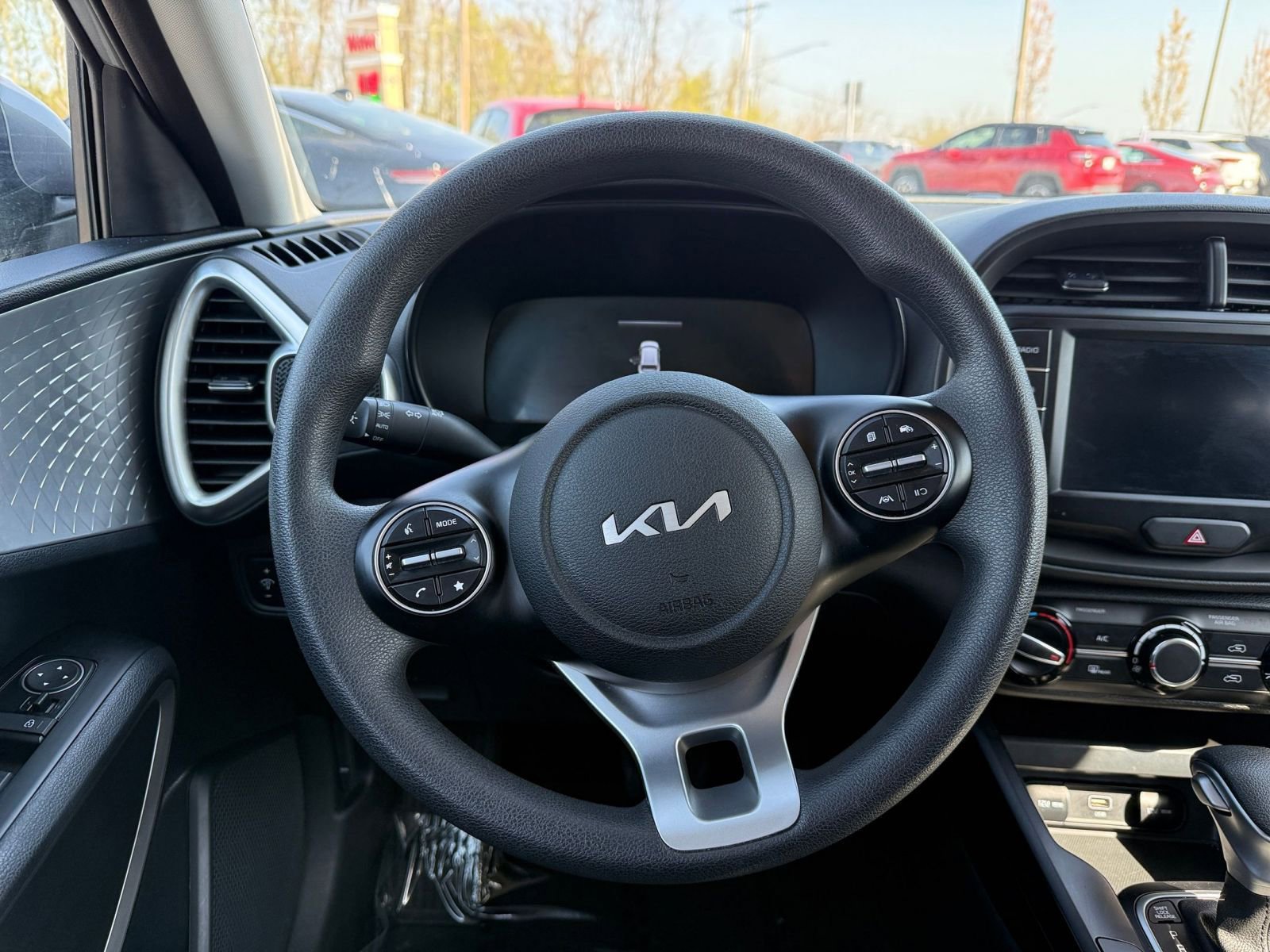 Used 2025 Kia Soul LX w/ LX Technology Package image 28