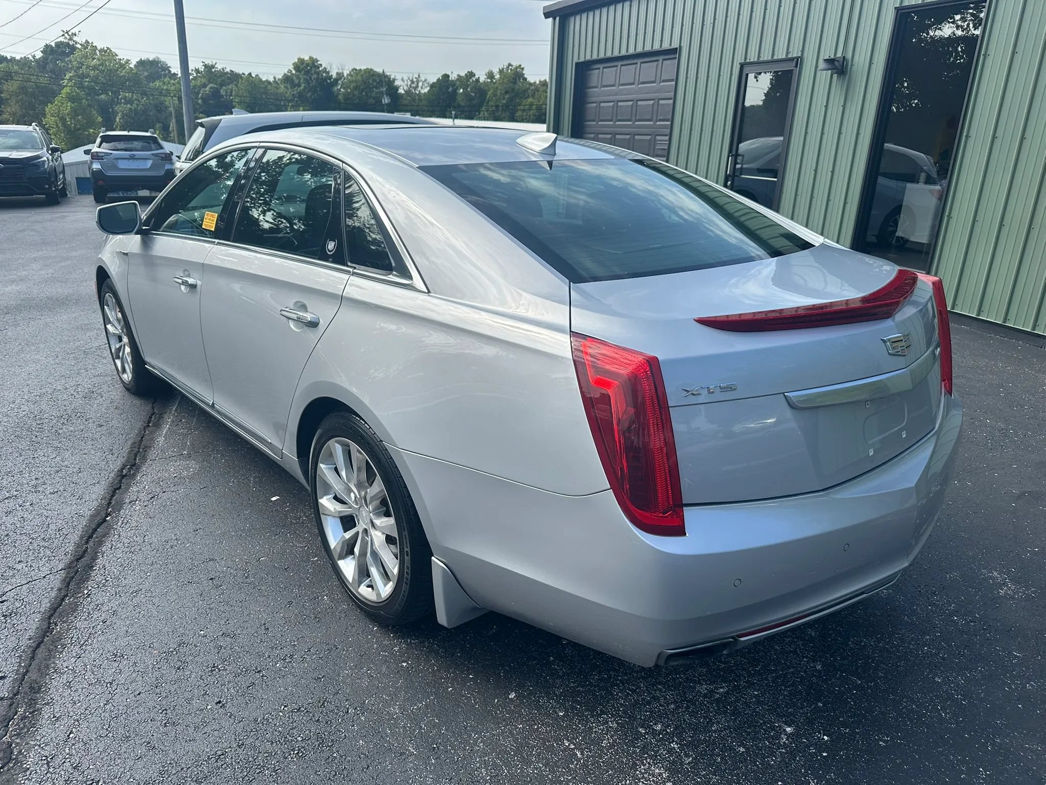 Used 2016 Cadillac XTS Luxury w/ Driver Awareness Package FWD image 4