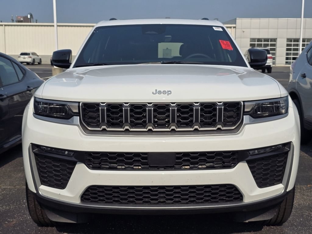 Used 2026 Jeep Grand Cherokee L Limited AWD/4WD image 2