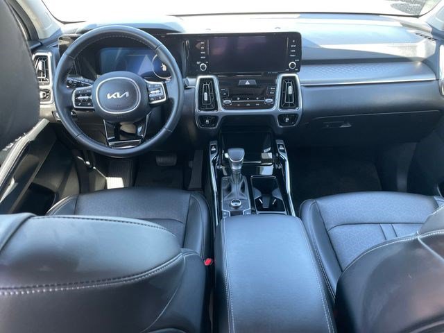 Used 2023 Kia Sorento SX AWD/4WD image 34
