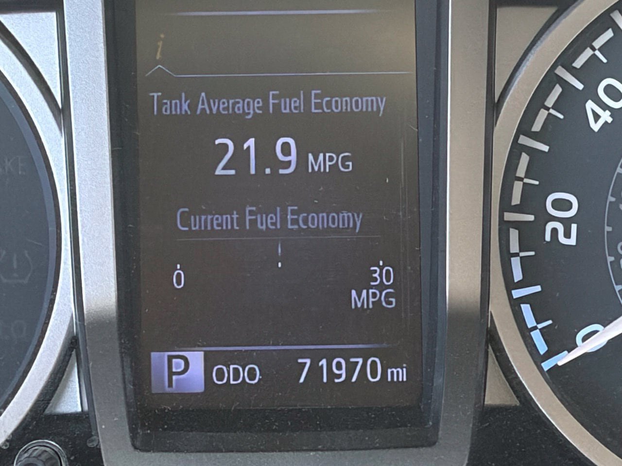 Used 2020 Toyota Tacoma SR5 RWD image 12