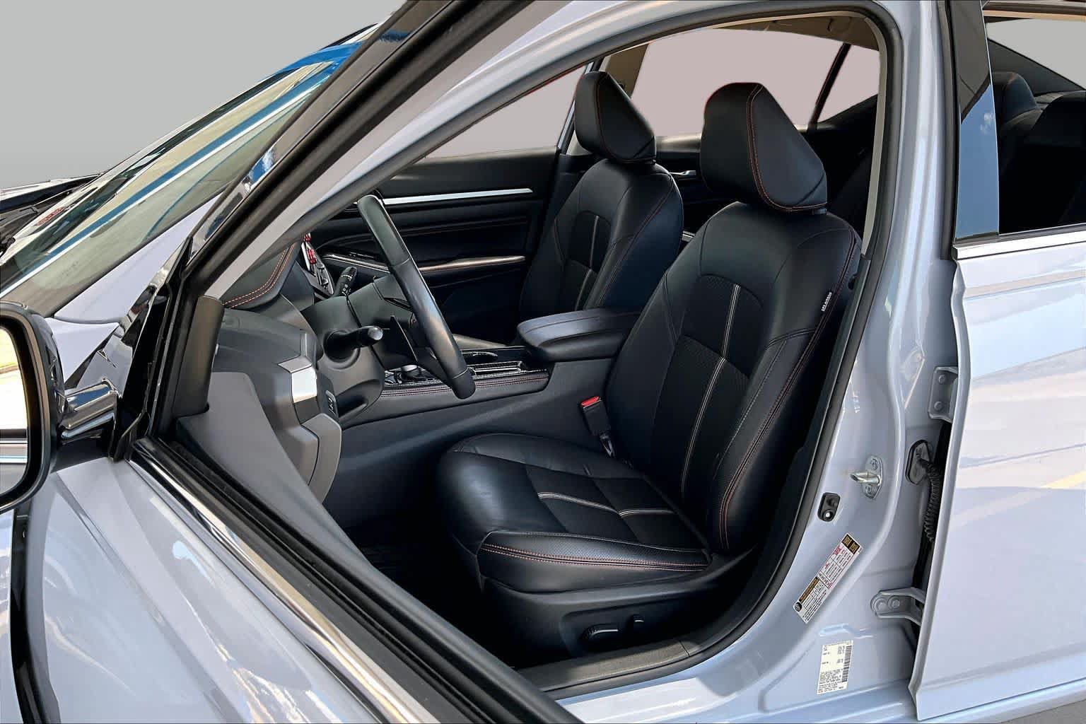 Used 2023 Nissan Altima 2.5 SR FWD image 8