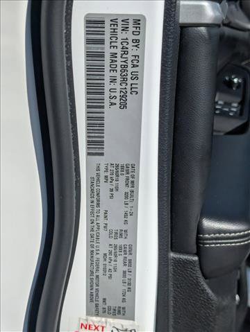 Used 2024 Jeep Grand Cherokee Limited 4xe image 27