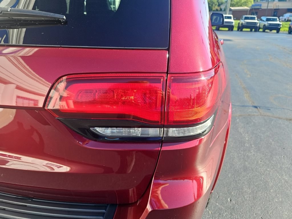Used 2020 Jeep Grand Cherokee Altitude AWD/4WD image 6