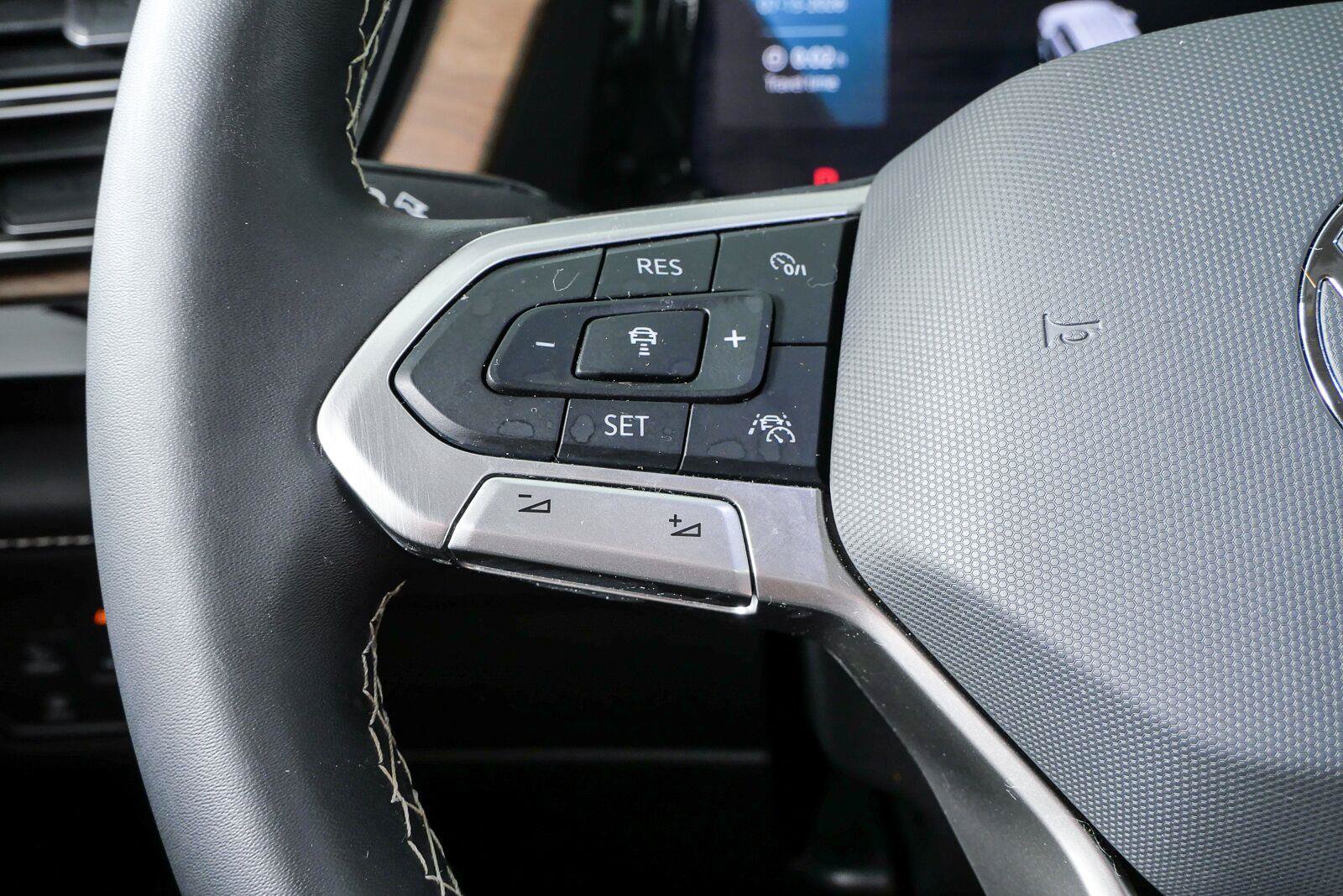 Used 2024 Volkswagen Atlas SE FWD image 10