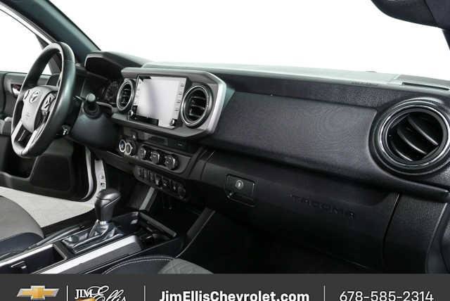 Used 2022 Toyota Tacoma TRD Sport w/ Technology Package AWD/4WD image 21