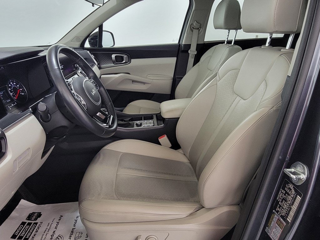 Used 2023 Kia Sorento S w/ Panoramic Sunroof Package FWD image 14