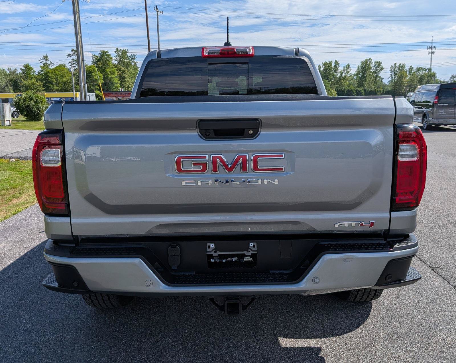 Used 2026 GMC Canyon AT4 AWD/4WD image 9