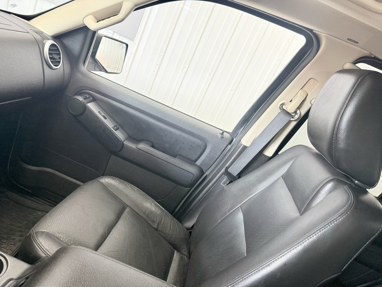 Used 2010 Mercury Mountaineer Premier image 43