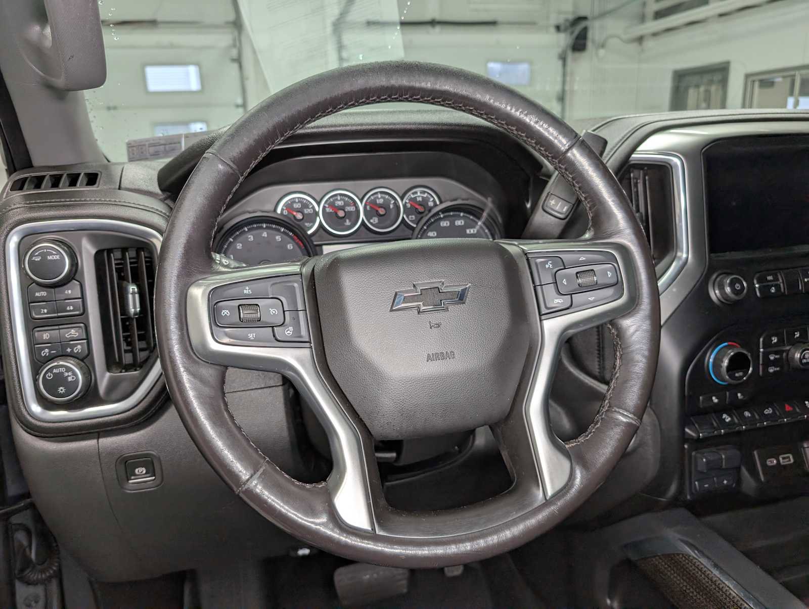 Used 2020 Chevrolet Silverado 1500 RST image 33