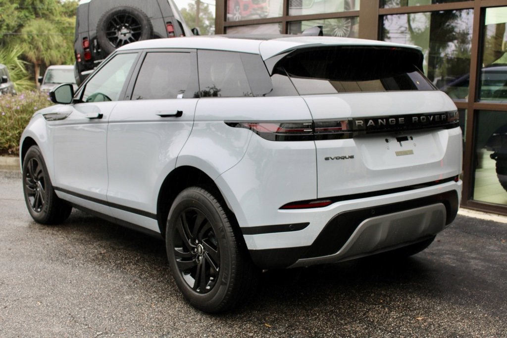 Used 2026 Land Rover Range Rover Evoque S image 12