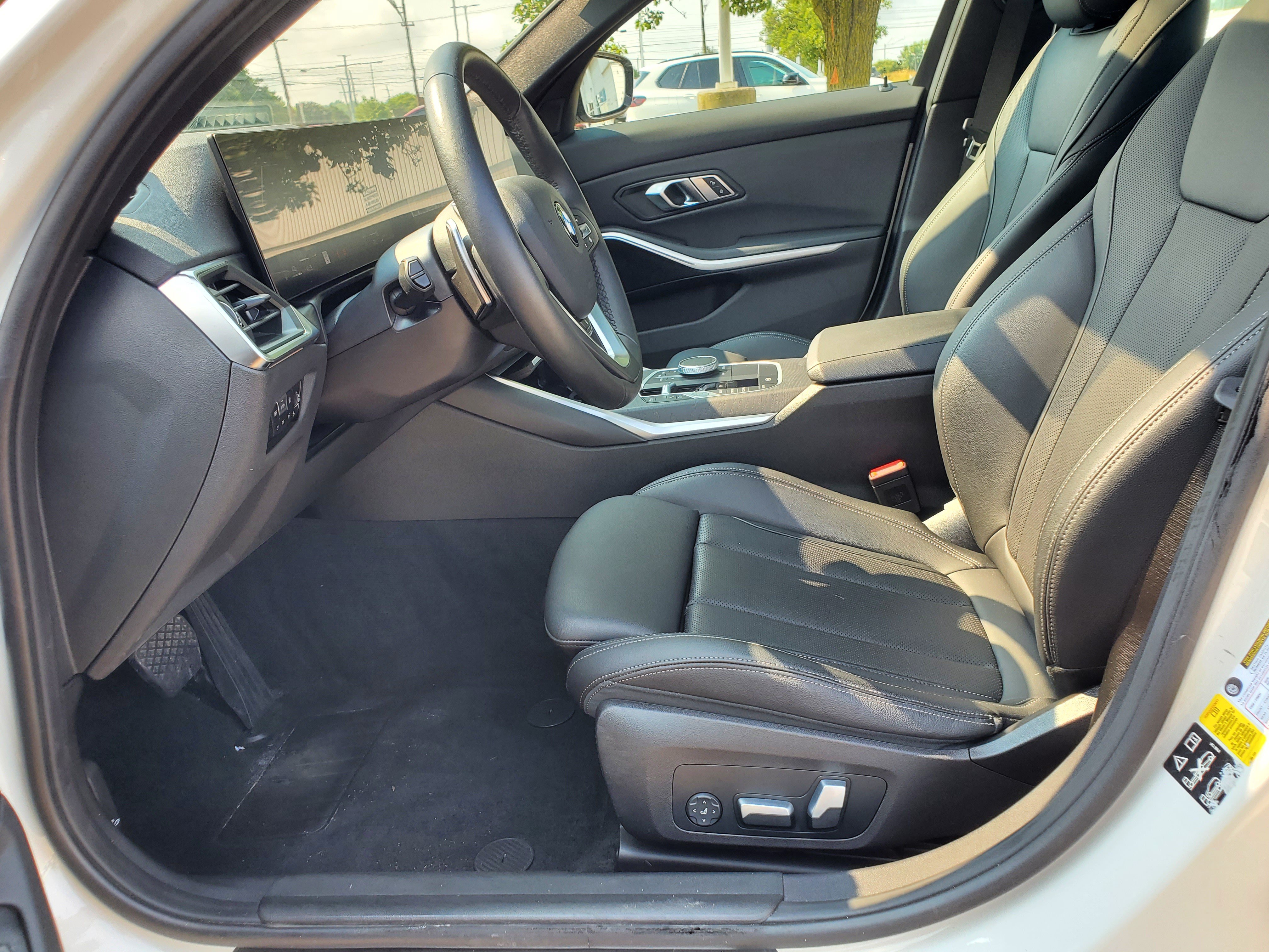 Used 2023 BMW 330i xDrive Sedan w/ Driving Assistance Package AWD/4WD image 9