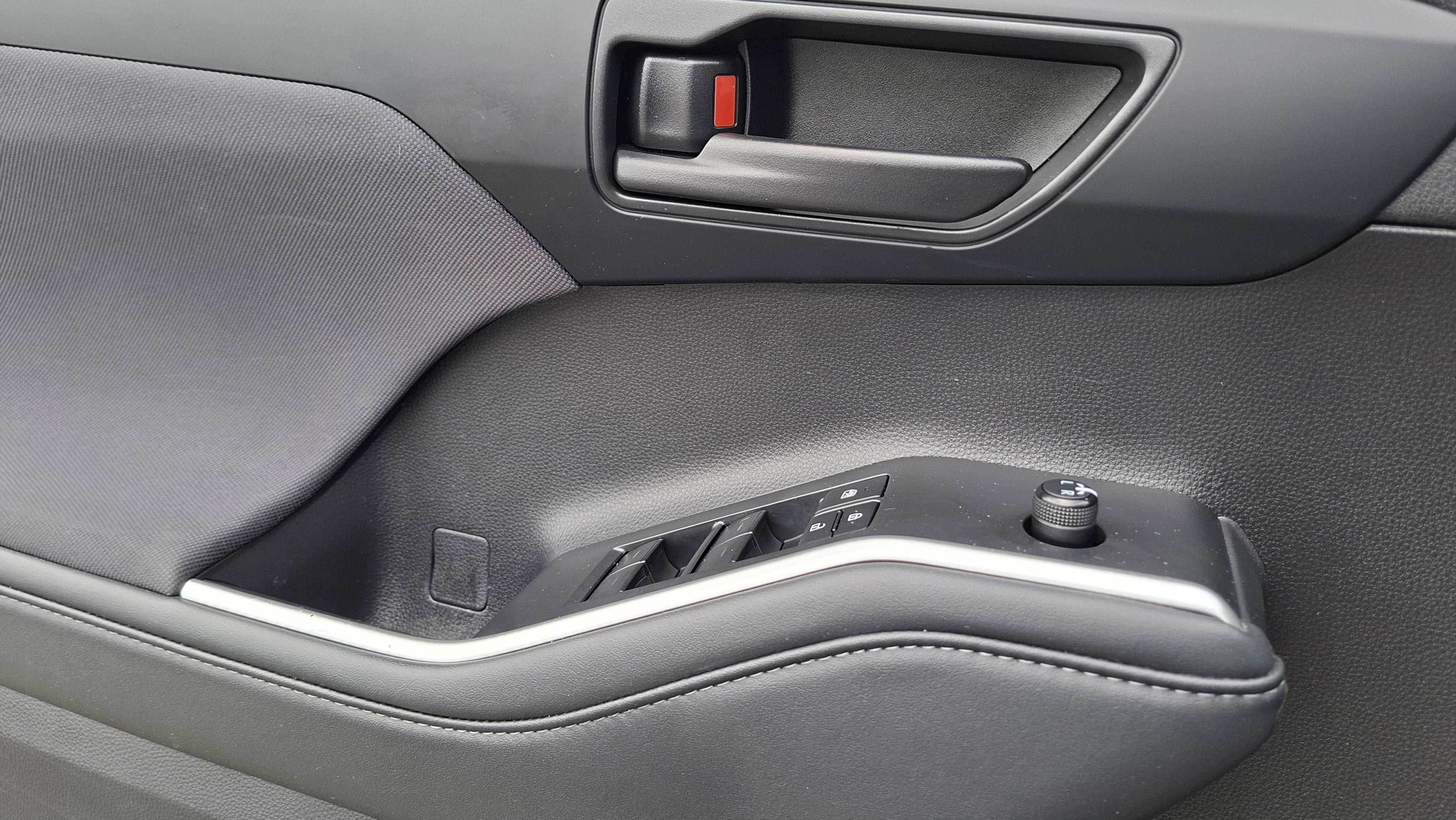 Used 2023 Toyota Highlander L image 17