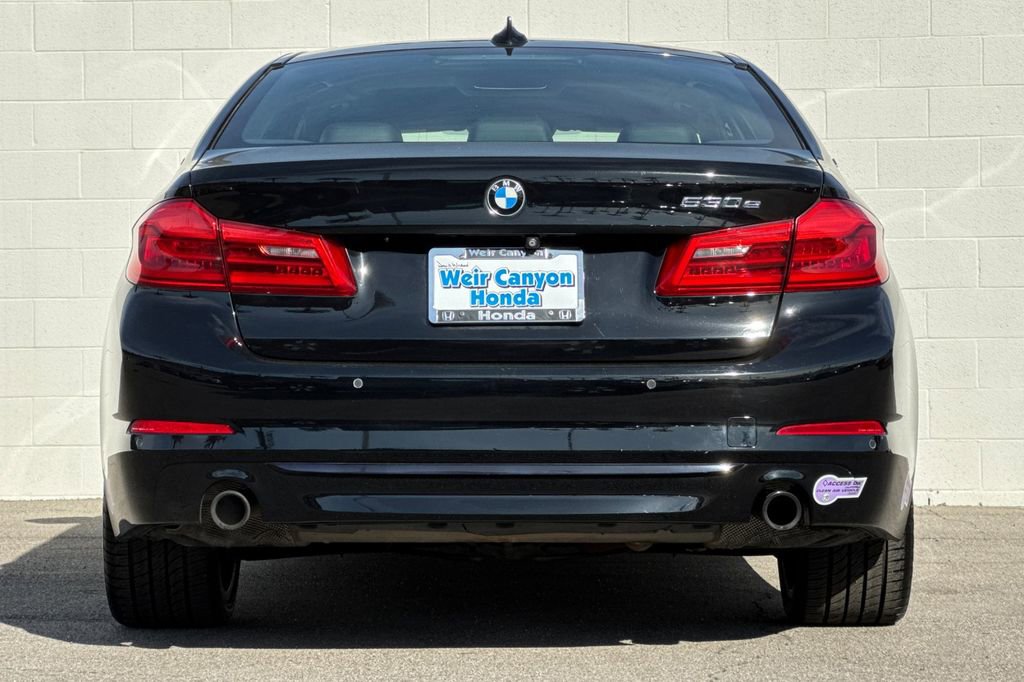 Used 2019 BMW 530e w/ Convenience Package image 8