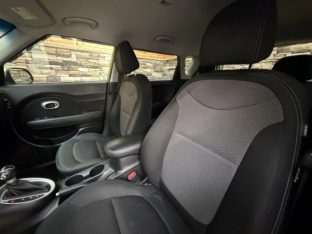 Used 2018 Kia Soul + image 12