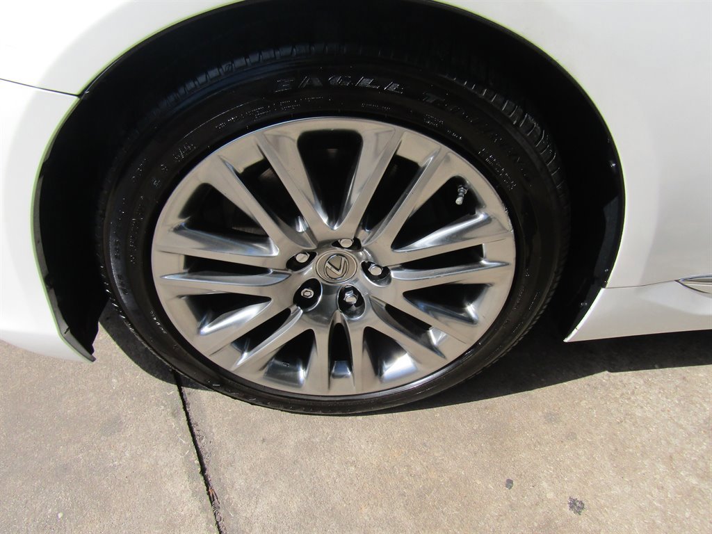 Used 2017 Lexus LS 460 w/ Comfort Package image 18