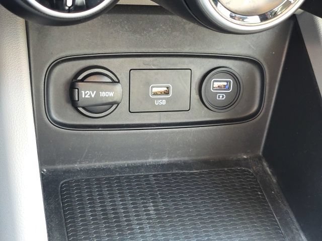 Used 2021 Hyundai Venue SEL FWD image 14