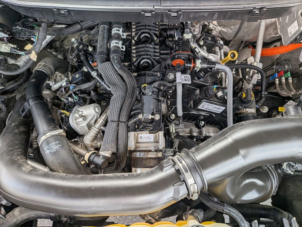 Used 2025 Ford F150 Lariat w/ Equipment Group 501A Mid image 33