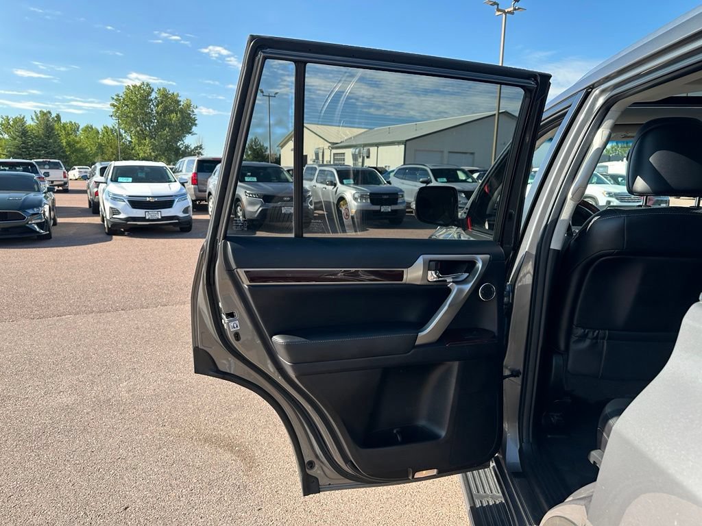 Used 2014 Lexus GX 460 Luxury AWD/4WD image 22