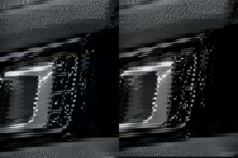 Used 2018 Porsche Panamera 4S image 18