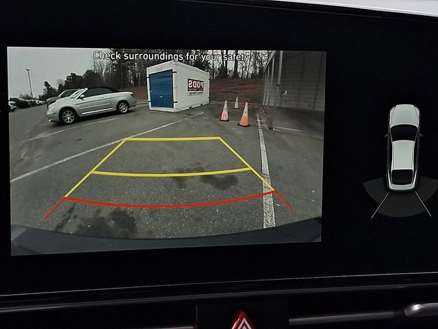 Used 2023 Hyundai Elantra Limited image 19