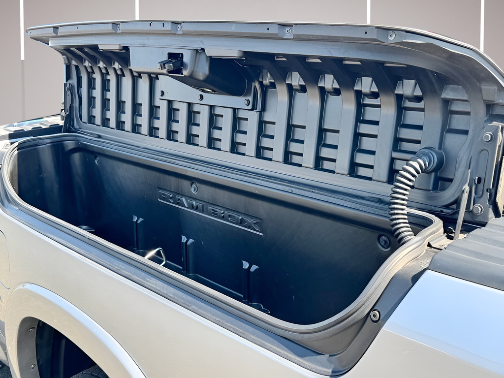 Used 2022 RAM 1500 Limited AWD/4WD image 36