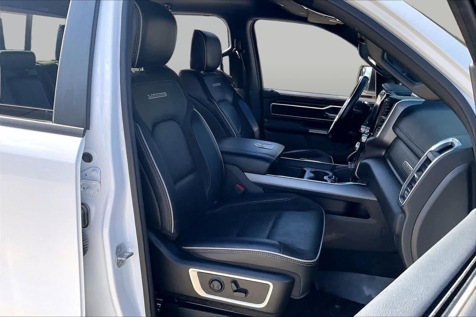 Used 2023 RAM 1500 Laramie AWD/4WD image 9