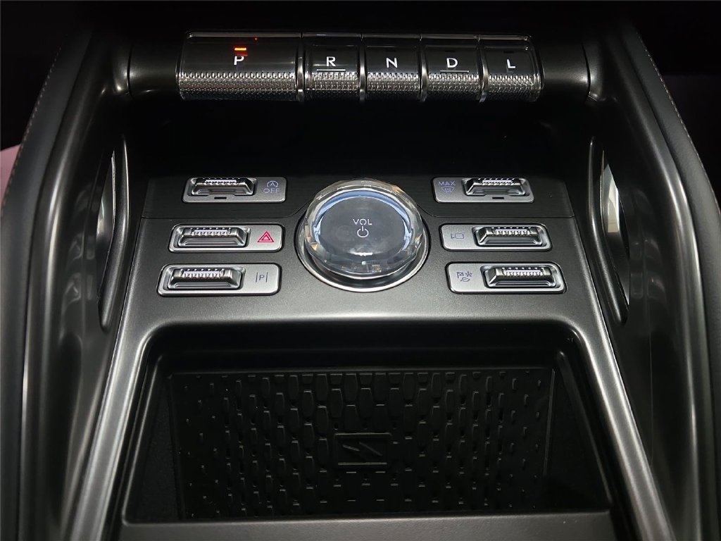 New 2026 Lincoln Nautilus Reserve AWD/4WD image 17