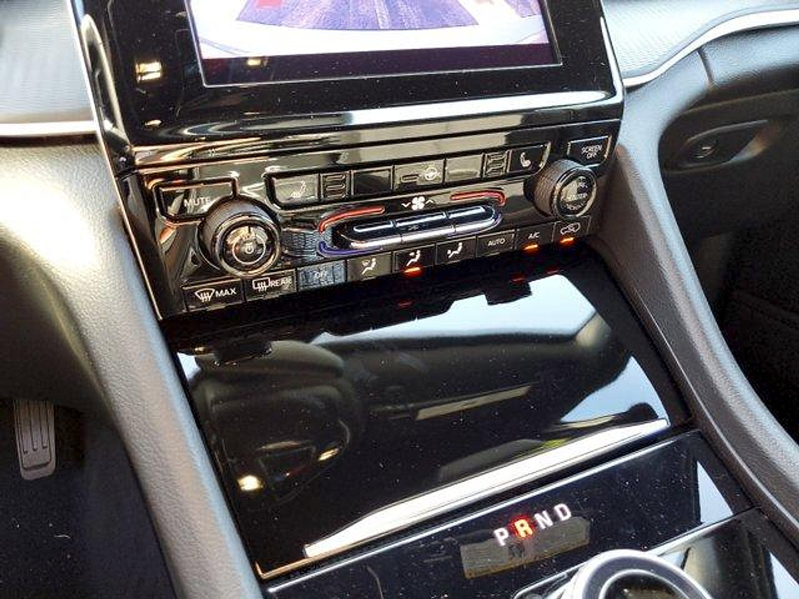 New 2024 Jeep Grand Cherokee L Laredo AWD/4WD image 14