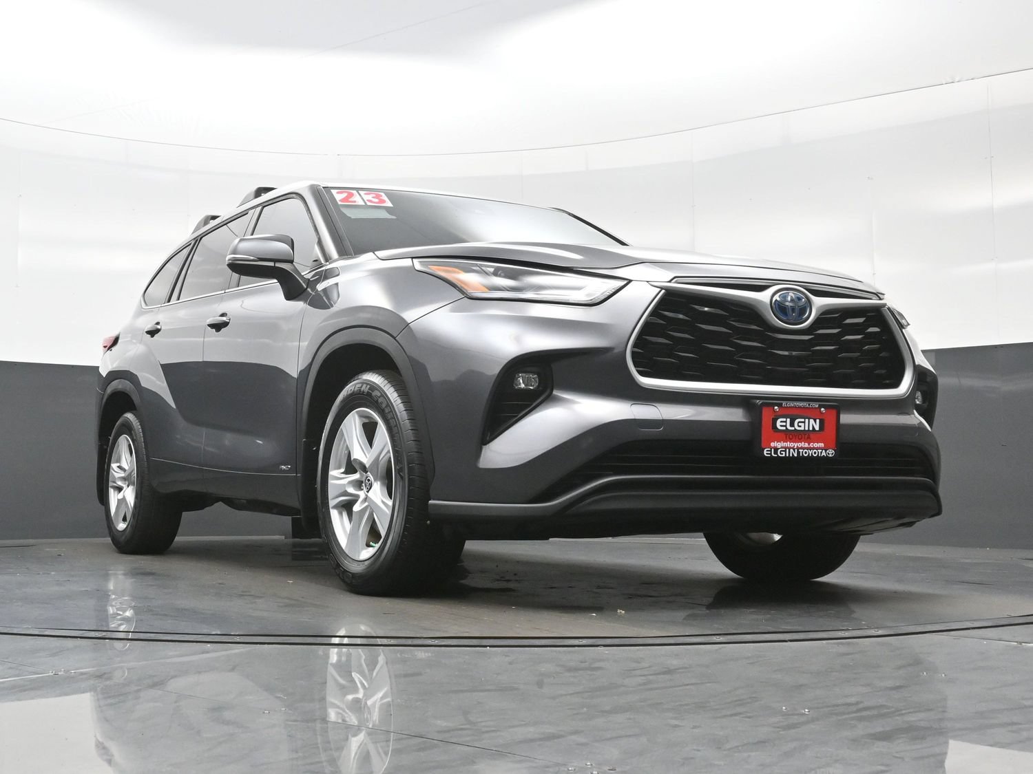 Used 2023 Toyota Highlander LE AWD/4WD image 26