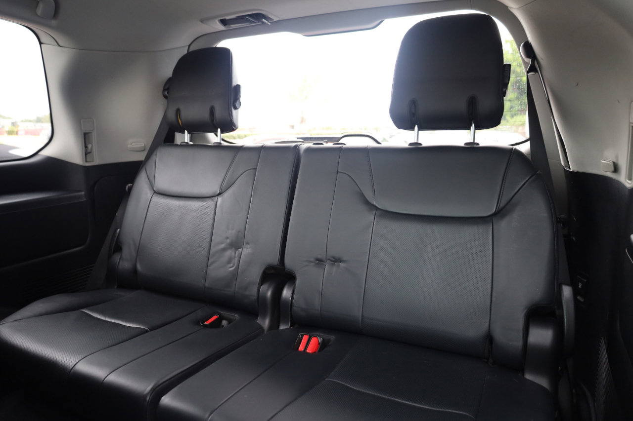 Used 2013 Lexus LX 570 4WD image 14