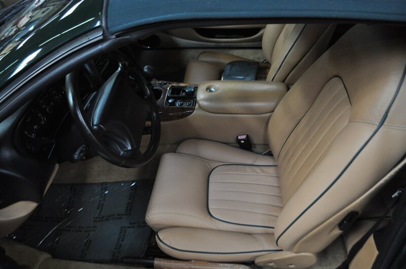 Used 1997 Aston Martin DB7 Volante RWD image 16