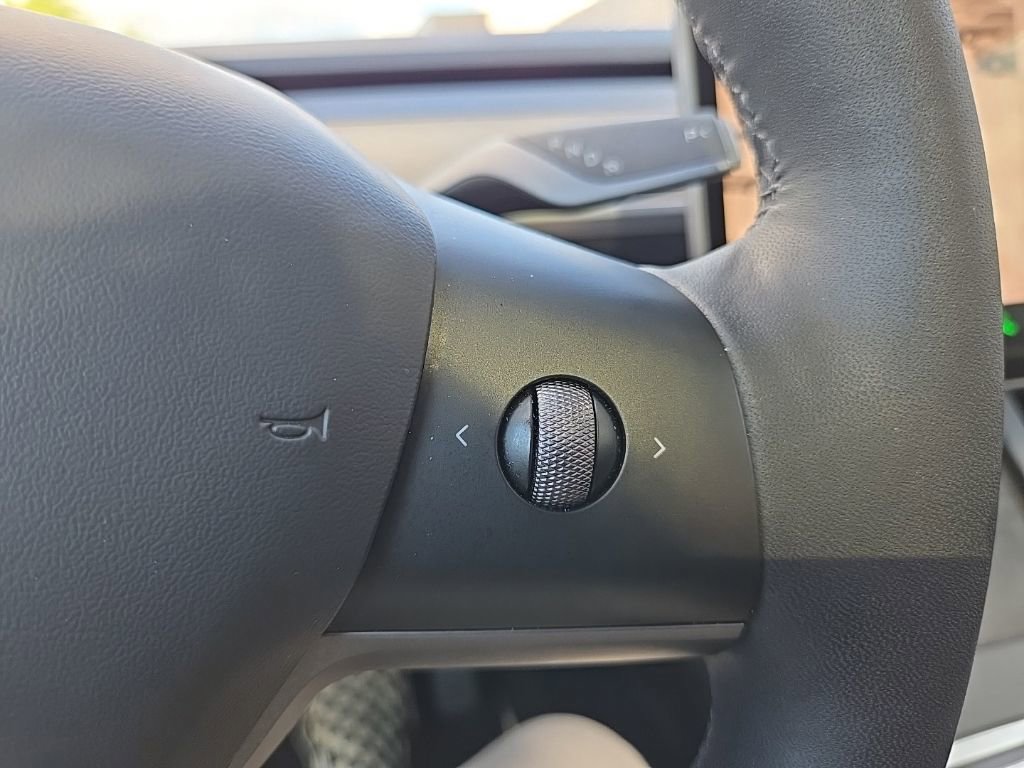 Used 2023 Tesla Model Y Long Range AWD/4WD image 15