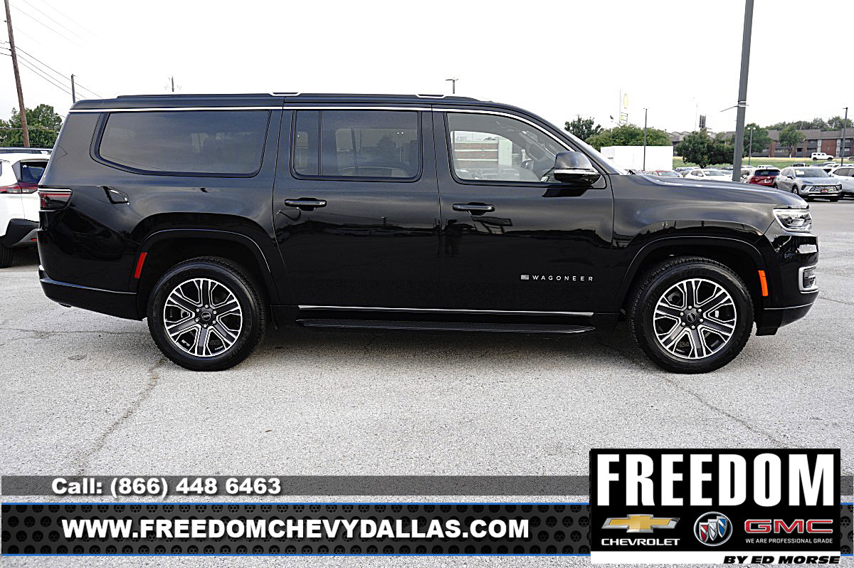 Used 2025 Jeep Wagoneer L Series II AWD/4WD image 39