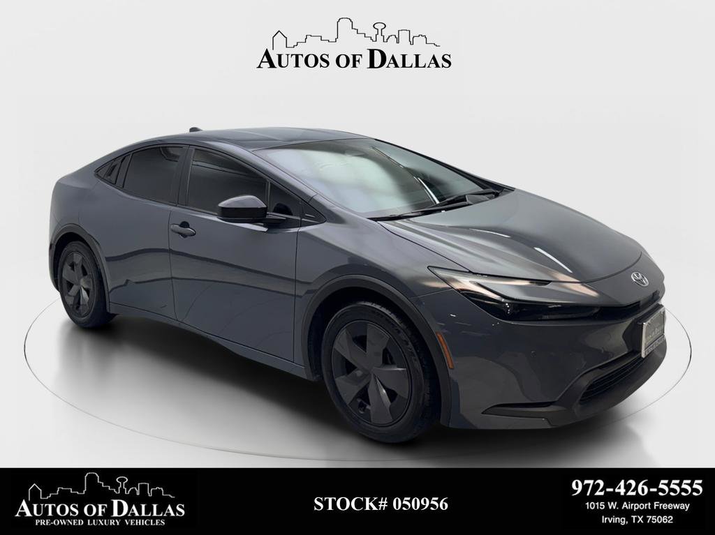 Used 2025 Toyota Prius LE FWD image 1