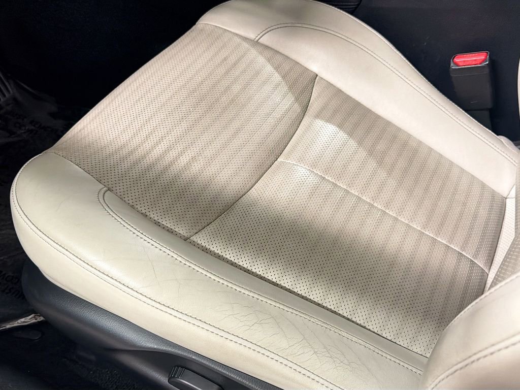 Used 2017 INFINITI Q70 5.6 w/ Sport Package RWD image 20