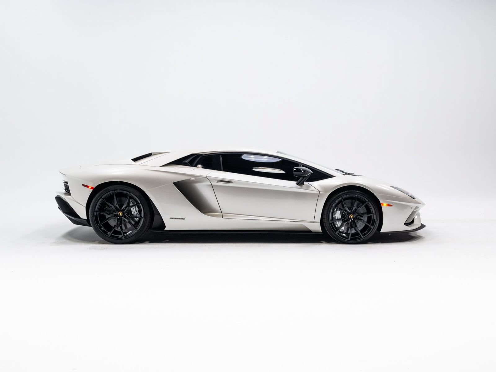 Used 2018 Lamborghini Aventador S AWD/4WD image 6