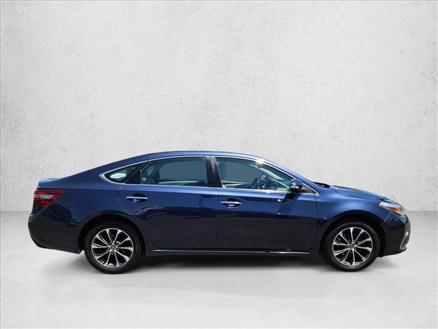 Used 2017 Toyota Avalon XLE Premium w/ All Weather Liner Package FWD image 4