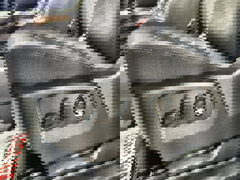 Used 2025 GMC Sierra 1500 Elevation w/ X31 Off-Road Package AWD/4WD image 13