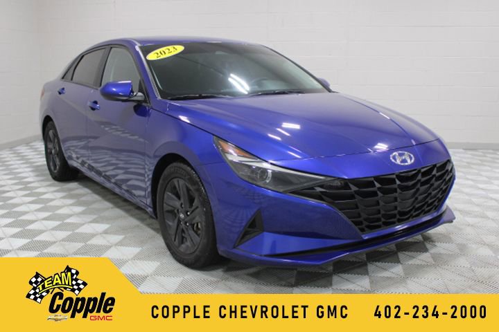 Used 2023 Hyundai Elantra SEL image 1
