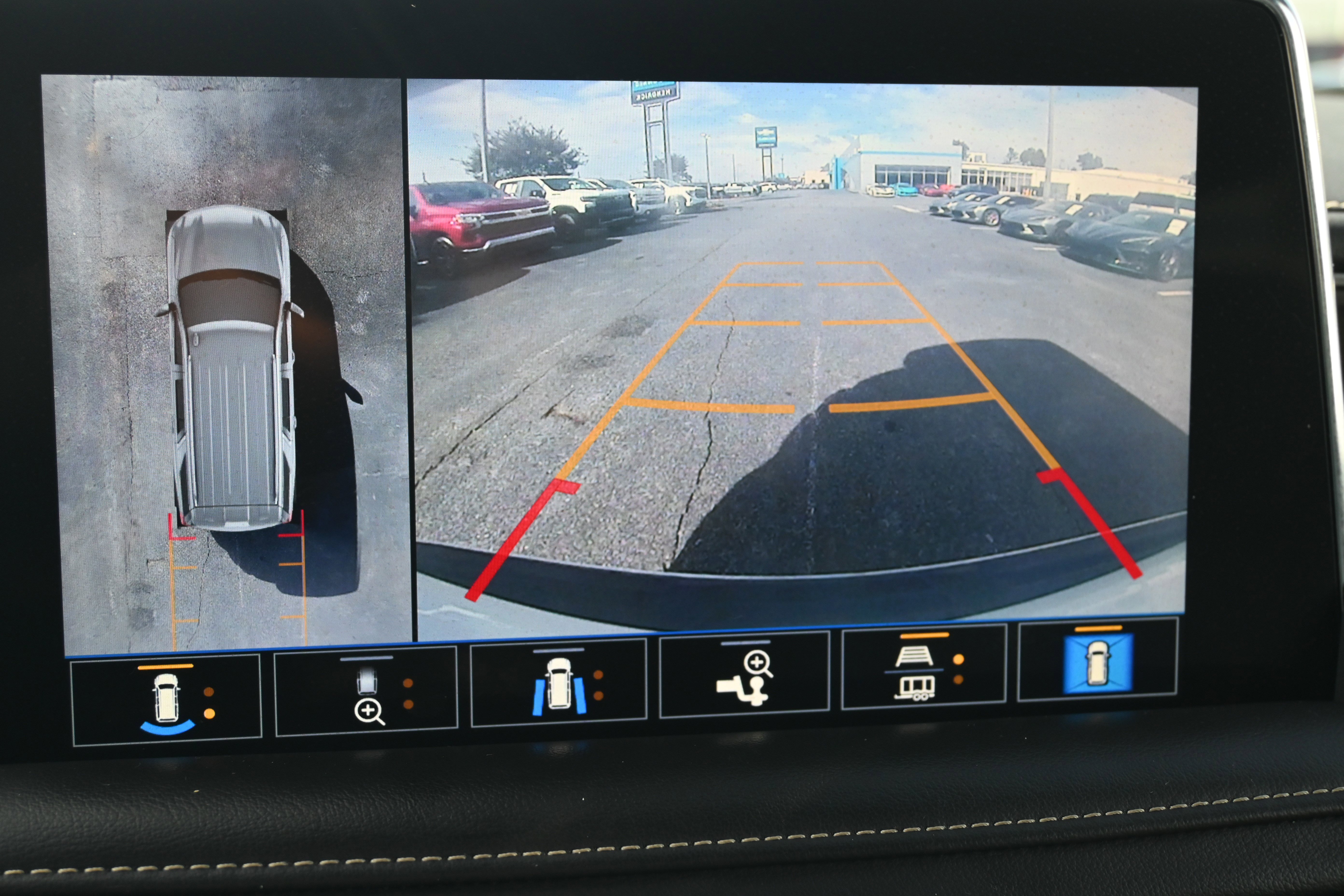 Used 2021 Chevrolet Tahoe Premier w/ Premium Package image 26