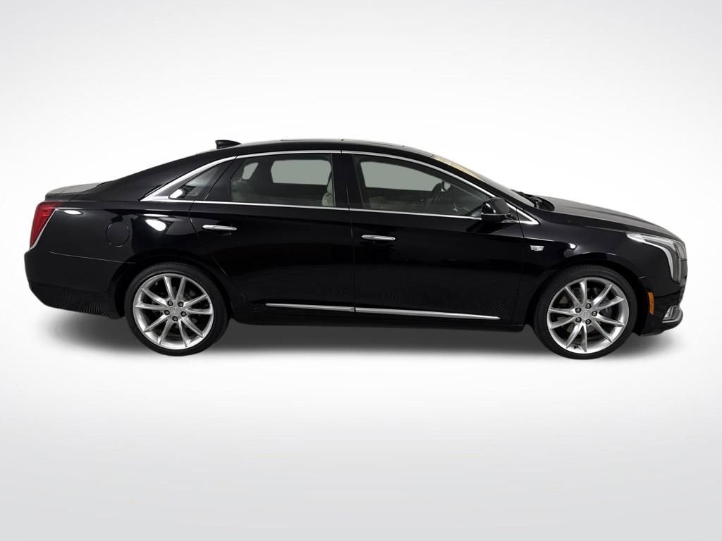 Used 2018 Cadillac XTS Premium Luxury image 2