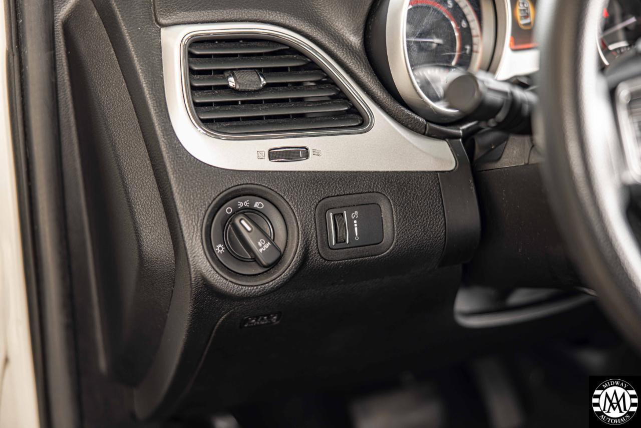 Used 2015 Dodge Journey SXT w/ Flexible Seating Group image 8